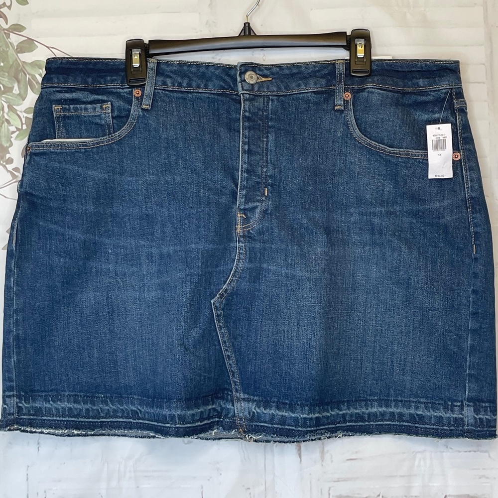 Old Navy Womens High Rise Button Fly Straight Medium Wash Jean Skirt Sz. 18 NEW